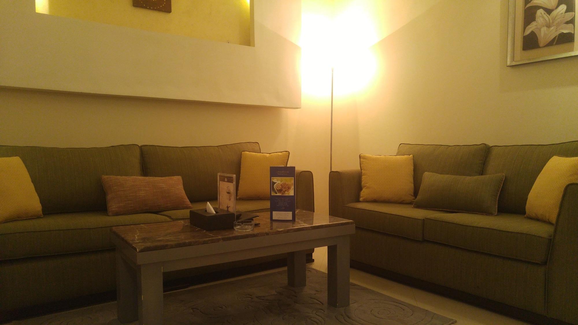 Al Muhaidb Al Takhasosi Suites Riade Exterior foto