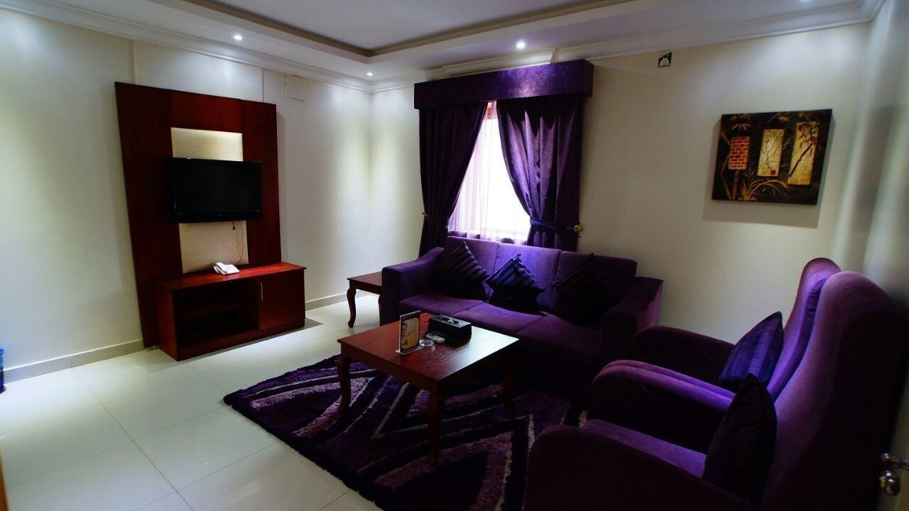 Al Muhaidb Al Takhasosi Suites Riade Exterior foto