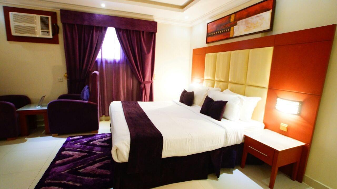Al Muhaidb Al Takhasosi Suites Riade Exterior foto