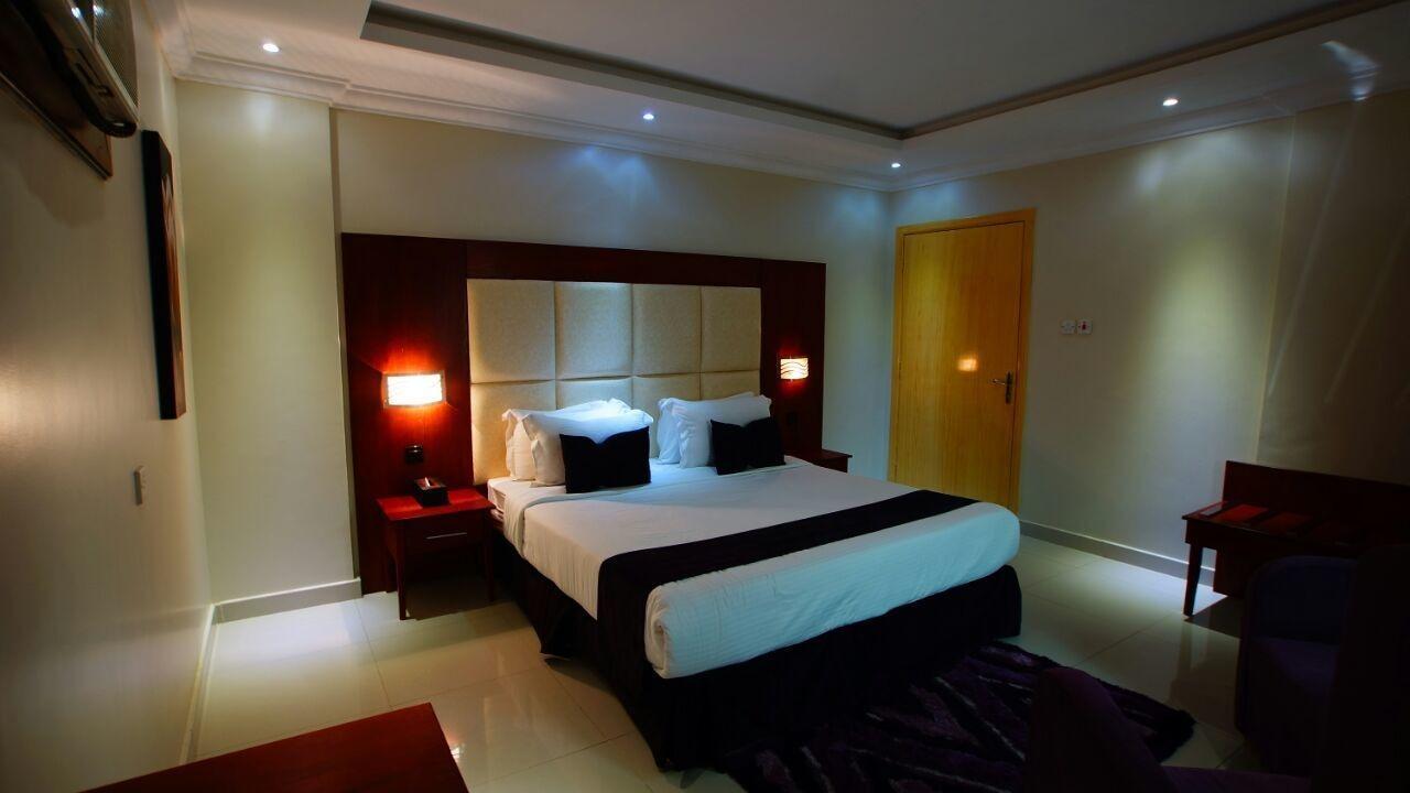 Al Muhaidb Al Takhasosi Suites Riade Exterior foto