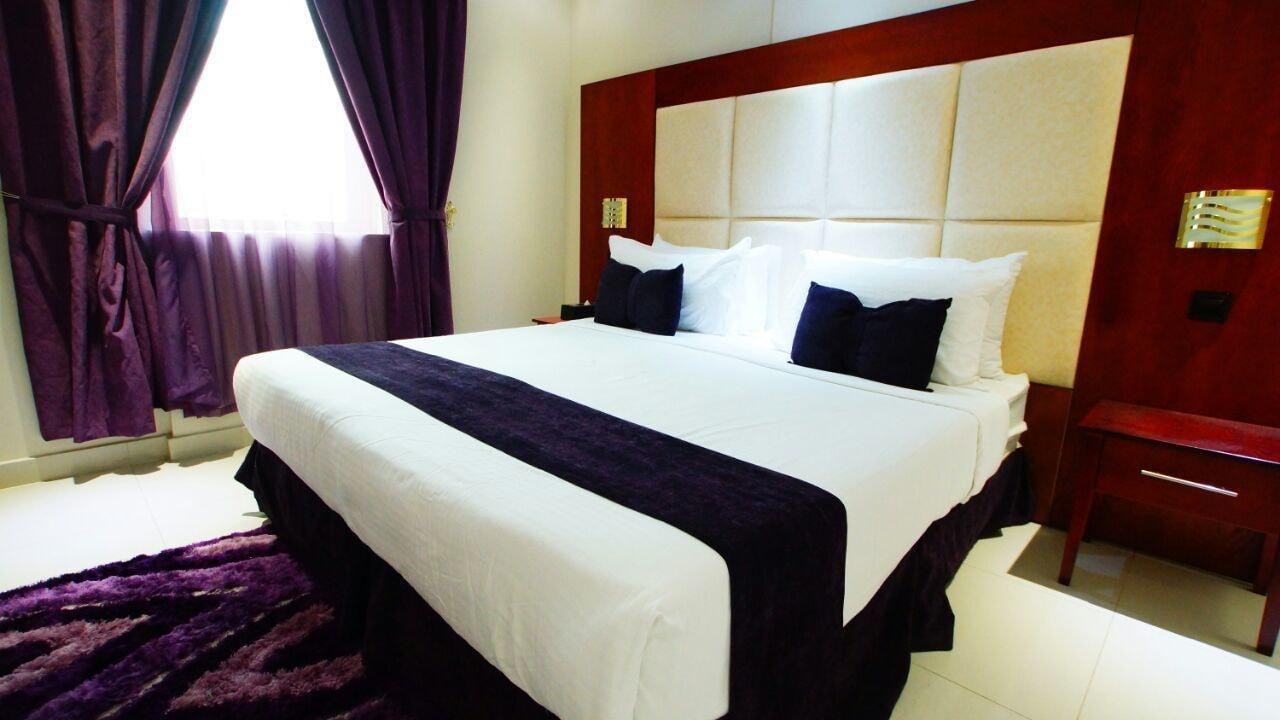 Al Muhaidb Al Takhasosi Suites Riade Exterior foto