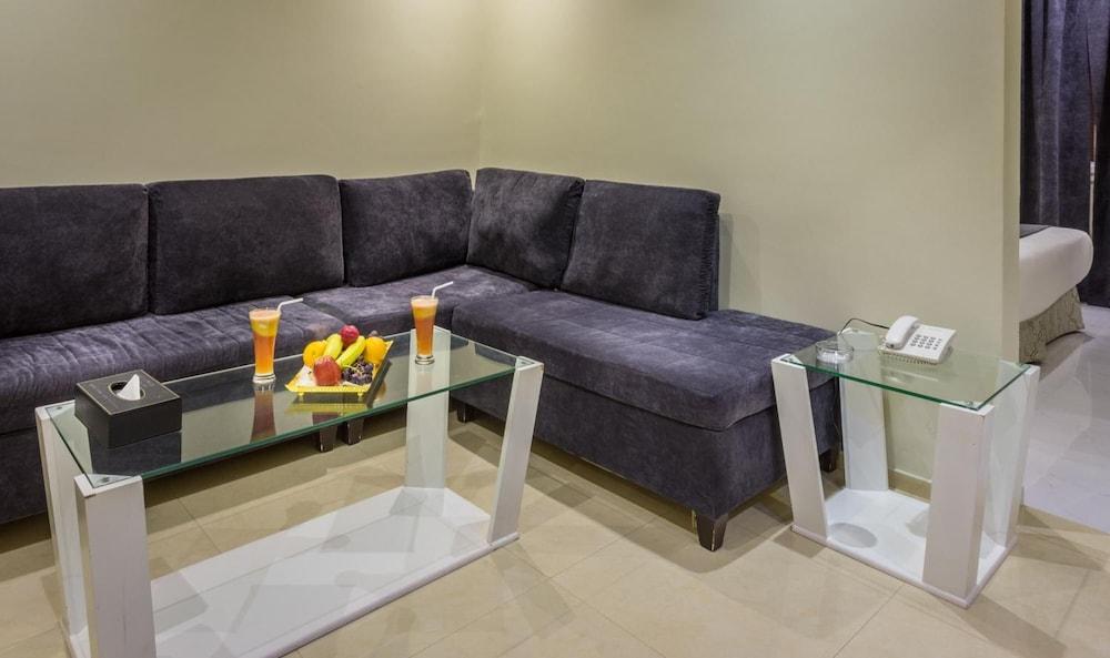 Al Muhaidb Al Takhasosi Suites Riade Exterior foto