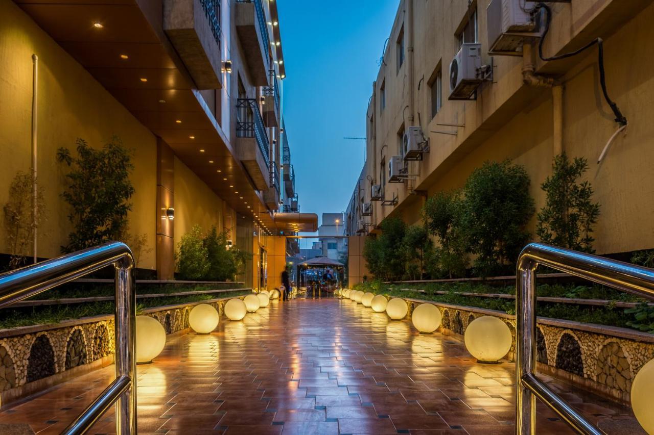 Al Muhaidb Al Takhasosi Suites Riade Exterior foto