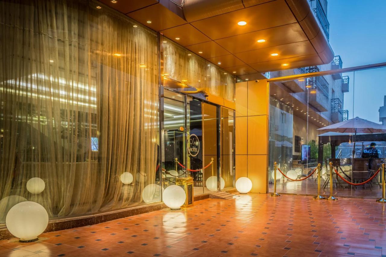 Al Muhaidb Al Takhasosi Suites Riade Exterior foto