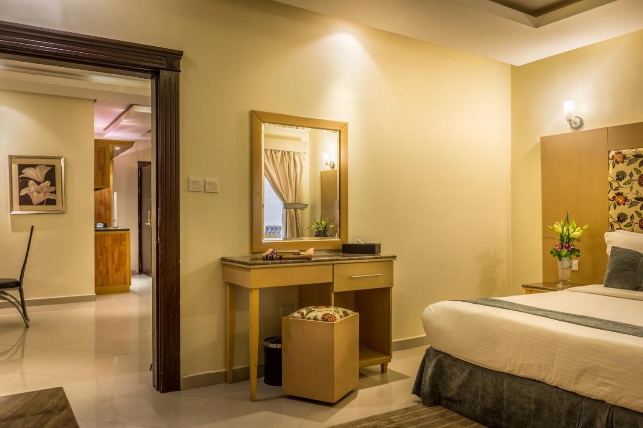 Al Muhaidb Al Takhasosi Suites Riade Exterior foto