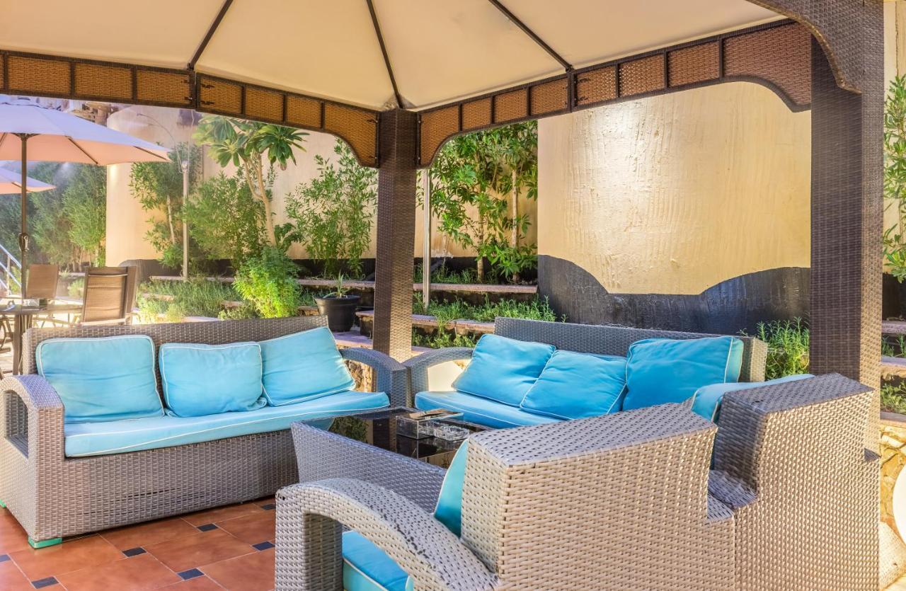 Al Muhaidb Al Takhasosi Suites Riade Exterior foto